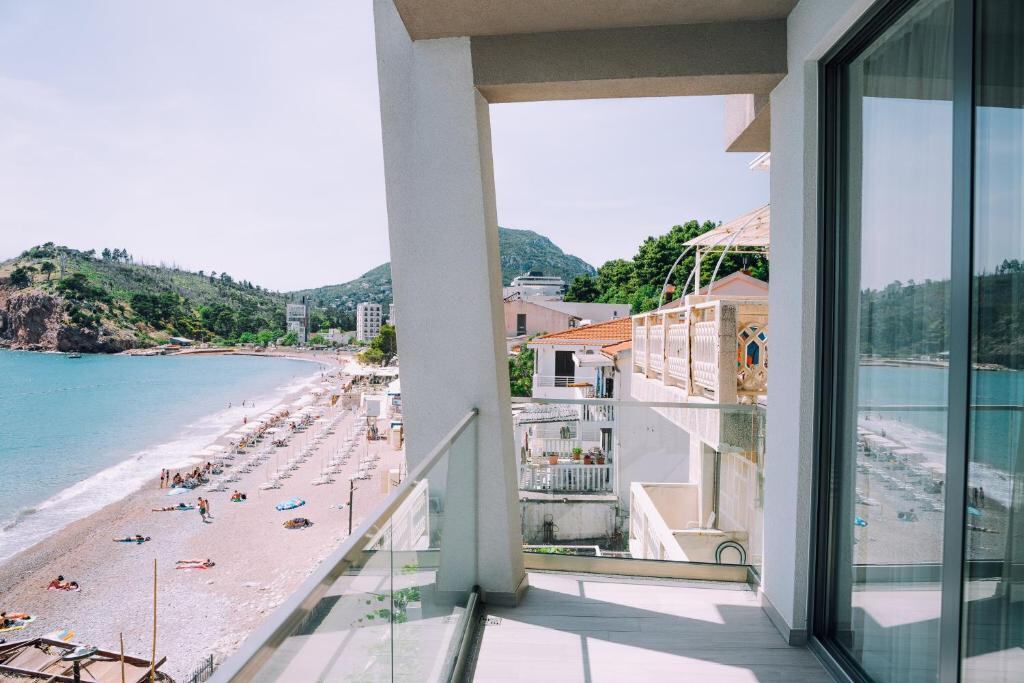 Wave Montenegro interior and views 4